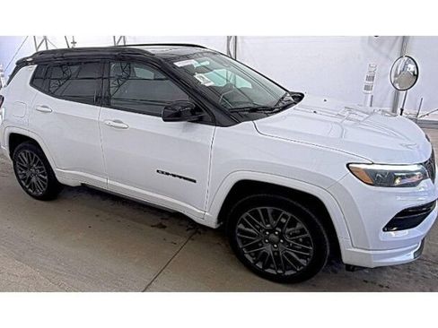 Used 2023 Jeep Compass High Altitude AWD/4WD image 3