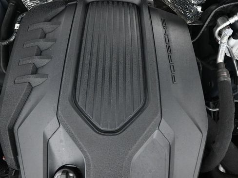 Used 2024 Porsche Macan AWD/4WD image 50