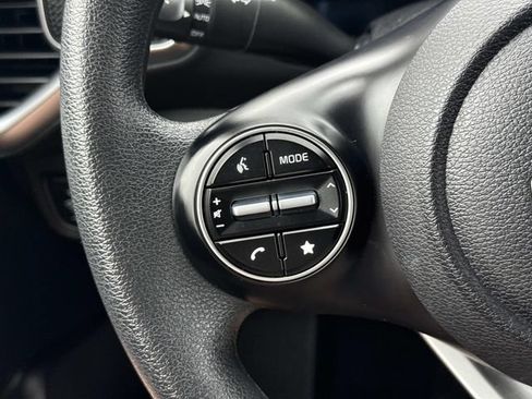 Used 2025 Kia Soul LX w/ LX Technology Package FWD image 24