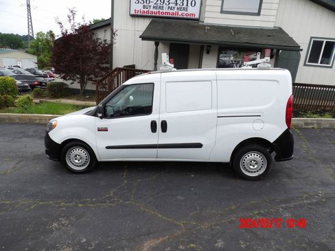 Used 2016 RAM ProMaster City Tradesman FWD image 8