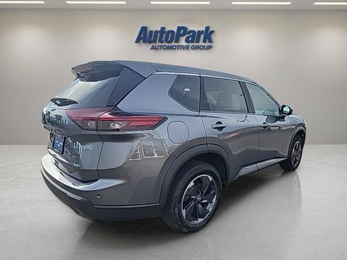 Used 2024 Nissan Rogue SV AWD/4WD image 8