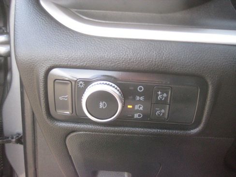 Used 2022 Ford Explorer XLT w/ Equipment Group 202A AWD/4WD image 17