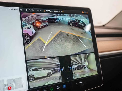 Used 2021 Tesla Model Y Long Range image 25