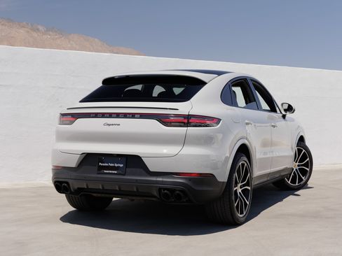 Certified 2023 Porsche Cayenne Platinum Edition AWD/4WD image 7