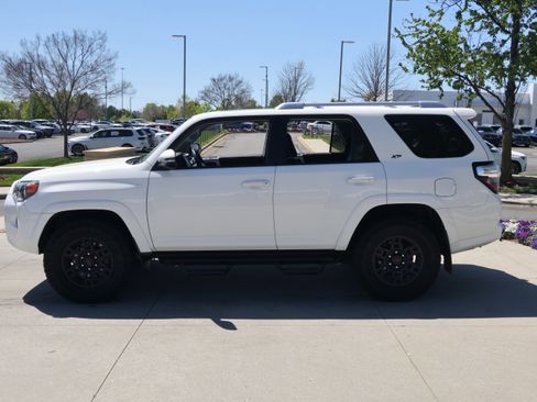 Used 2018 Toyota 4Runner SR5 Premium image 6