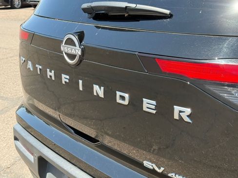 Used 2024 Nissan Pathfinder SV AWD/4WD image 9