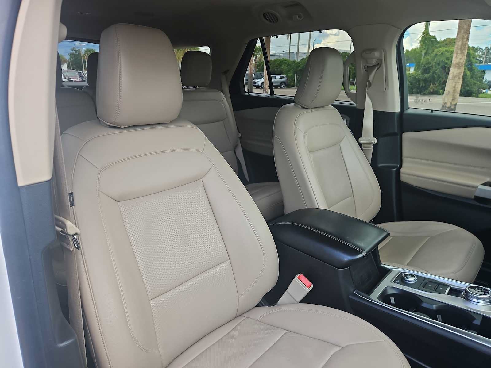 Used 2022 Ford Explorer Limited AWD/4WD image 27