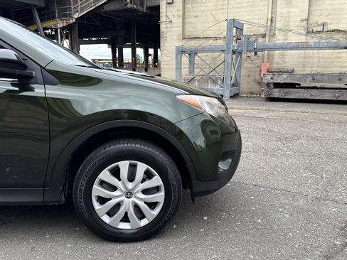 Used 2013 Toyota RAV4 LE AWD/4WD image 39