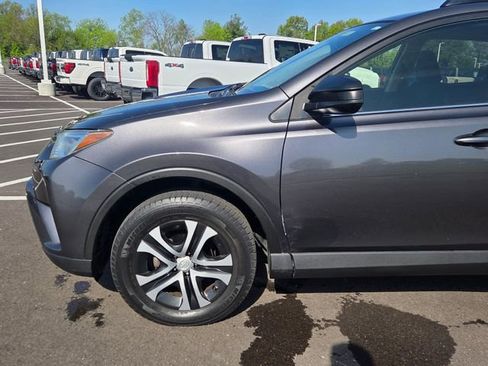 Used 2016 Toyota RAV4 LE AWD/4WD image 15