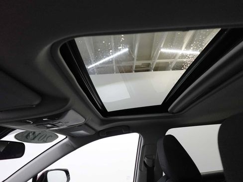 Used 2019 Toyota RAV4 XLE AWD/4WD image 23
