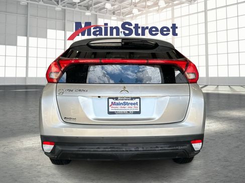 Used 2020 Mitsubishi Eclipse Cross ES FWD image 4