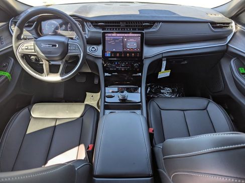 New 2025 Jeep Grand Cherokee Limited w/ Luxury Tech Group II AWD/4WD image 15