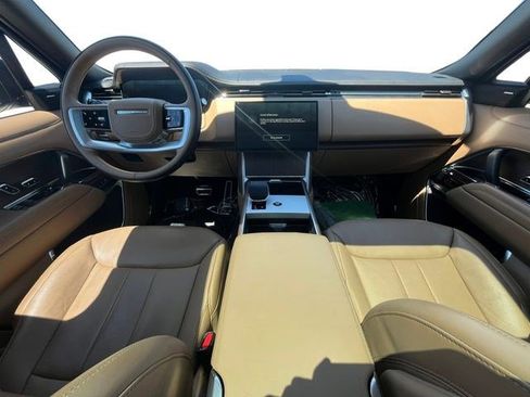 Used 2025 Land Rover Range Rover SE AWD/4WD image 13