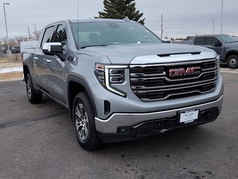 Used 2025 GMC Sierra 1500 SLT AWD/4WD image 4