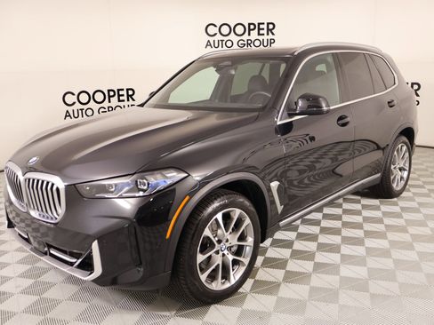 Used 2025 BMW X5 xDrive40i w/ Premium Package image 11