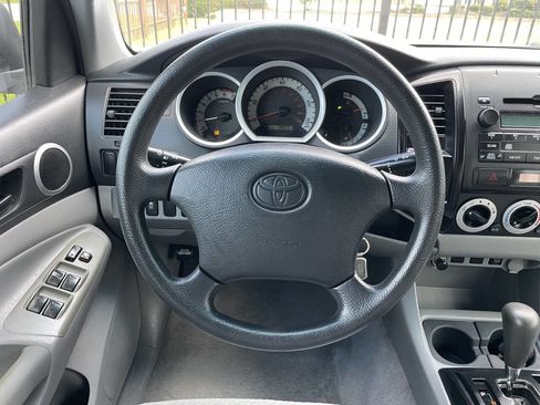 Used 2011 Toyota Tacoma PreRunner image 26