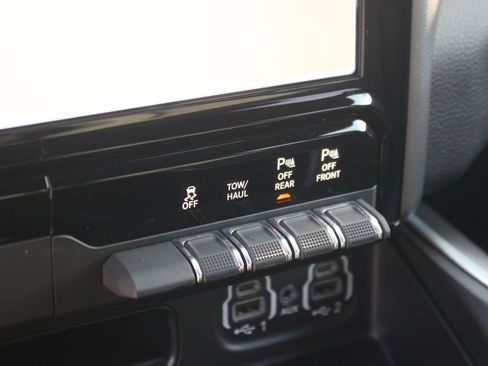 Used 2023 RAM 1500 Big Horn image 24