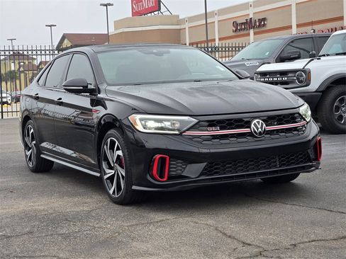 Used 2023 Volkswagen Jetta GLI Autobahn image 3