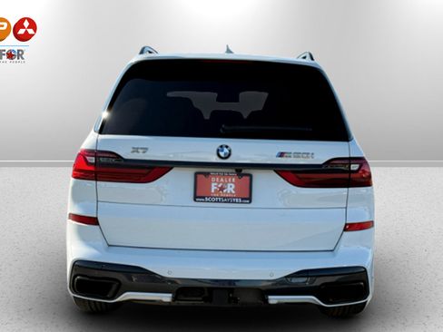 Used 2022 BMW X7 M50i image 4