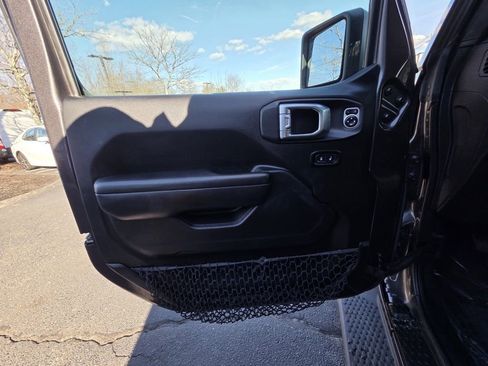Used 2018 Jeep Wrangler Unlimited Sport S image 6
