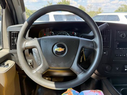 Used 2021 Chevrolet Express 3500 Extended w/ Driver Convenience Package RWD image 21