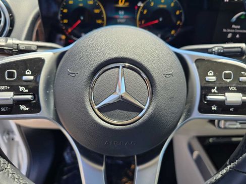 Used 2023 Mercedes-Benz GLB 250 4MATIC image 24