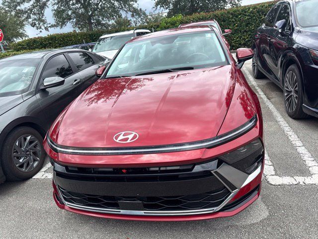 Used 2024 Hyundai Sonata SEL FWD image 2