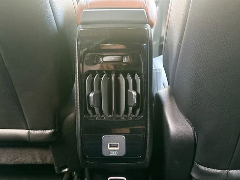 Used 2024 Jeep Compass Limited image 8