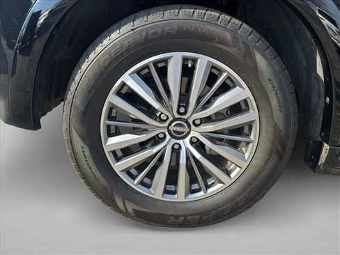 Used 2021 Nissan Armada SL w/ Captain's Chairs Package image 25