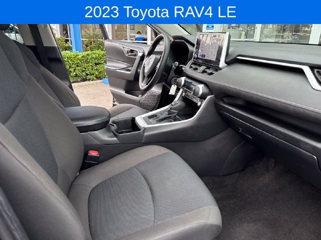 Used 2023 Toyota RAV4 LE AWD/4WD image 32