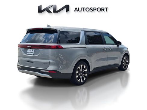 Certified 2024 Kia Carnival EX FWD image 8