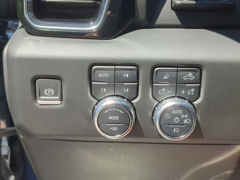 Used 2024 GMC Sierra 2500 Denali Ultimate w/ Max Trailering Package AWD/4WD image 18