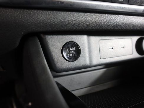 Used 2024 Nissan Rogue SV image 44