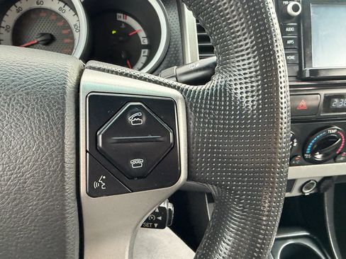 Used 2014 Toyota Tacoma 4x4 Double Cab w/ SR5 Package image 23