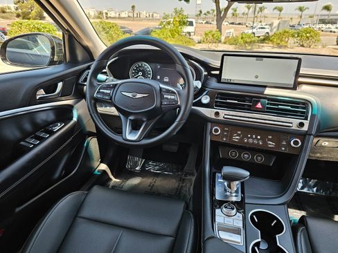 Used 2025 Genesis G70 2.5T image 21