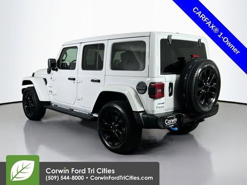 Used 2023 Jeep Wrangler Unlimited Sahara w/ Cold Weather Group image 11