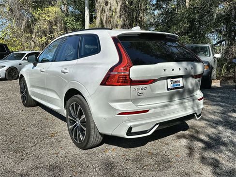 Used 2024 Volvo XC60 B5 Plus image 4
