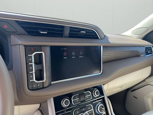 Used 2024 GMC Yukon Denali w/ Denali Reserve Package image 35