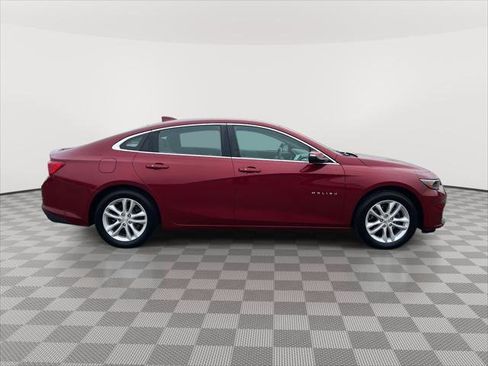 Used 2018 Chevrolet Malibu LT image 3