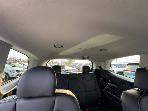 New 2025 Kia Telluride S image 24