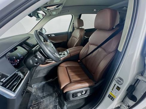 Used 2021 BMW X7 xDrive40i w/ Premium Package image 10