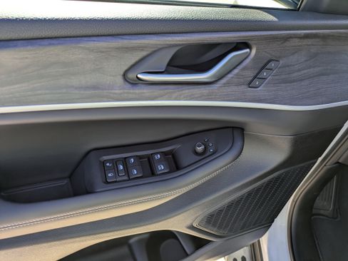 New 2025 Jeep Grand Cherokee L Limited w/ Luxury Tech Group II image 10