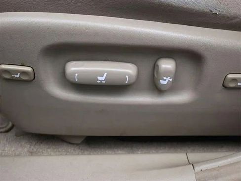 Used 2010 Toyota Highlander Limited image 32