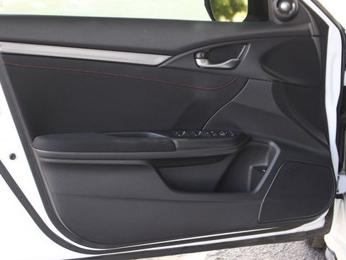 Used 2018 Honda Civic Si image 11