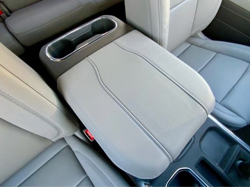 New 2026 GMC Sierra 1500 SLT image 33