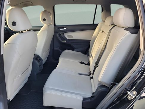 Used 2019 Volkswagen Tiguan SE image 10