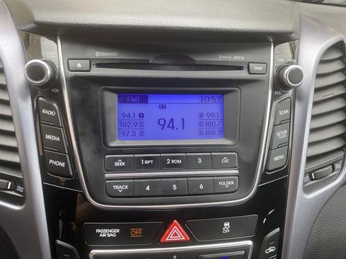 Used 2014 Hyundai Elantra GT w/ Option Group 02 FWD image 15