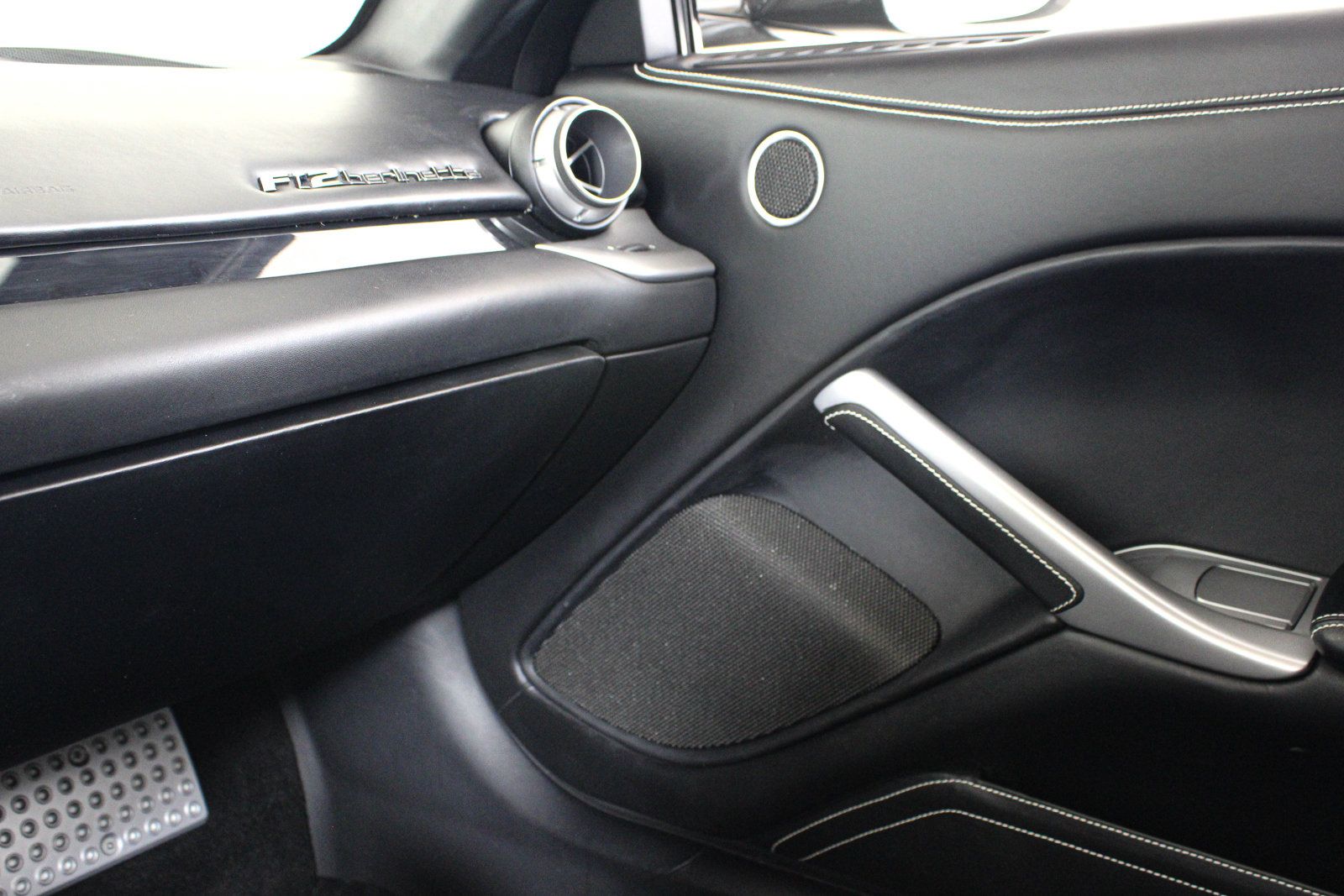 Used 2015 Ferrari F12 Berlinetta RWD image 40