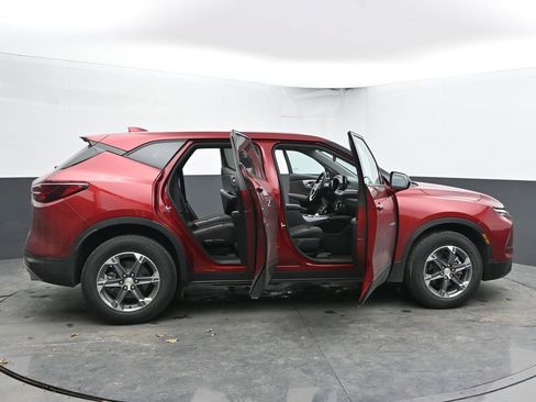 Used 2025 Chevrolet Blazer LT image 60