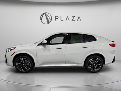 New 2026 BMW X2 xDrive28i w/ Technology Package image 3